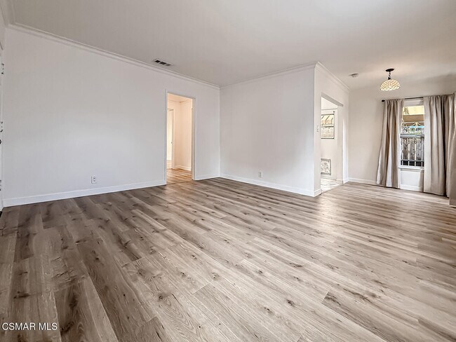 Foto del edificio - 5027 Cahuenga Blvd