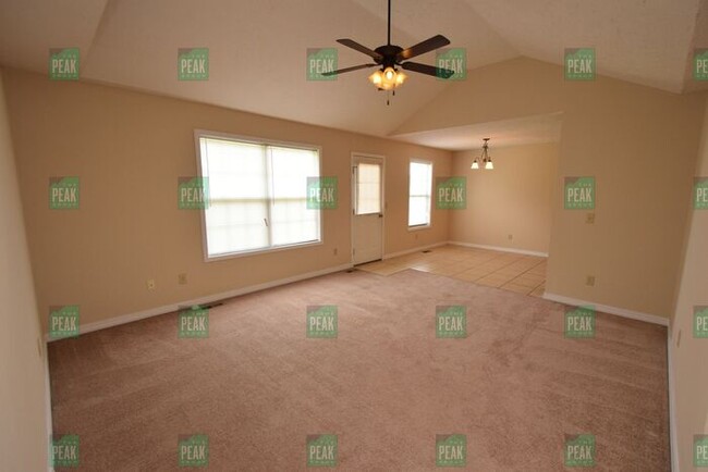 Foto del edificio - Move-In Special + WAIVED ADMIN FEE FOR LEA...