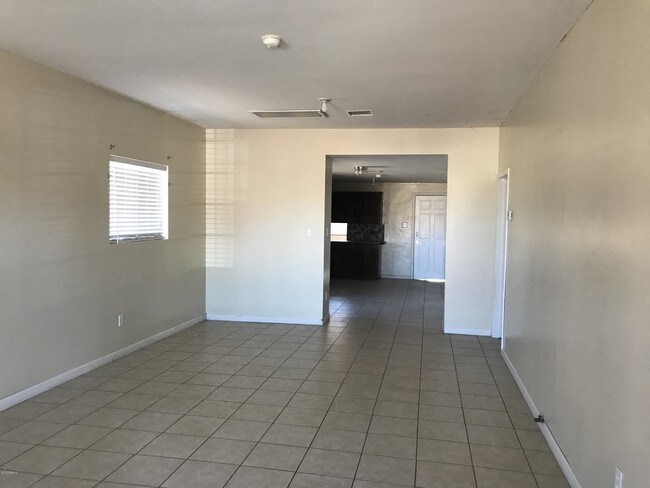 Foto del edificio - 959 E 15th St