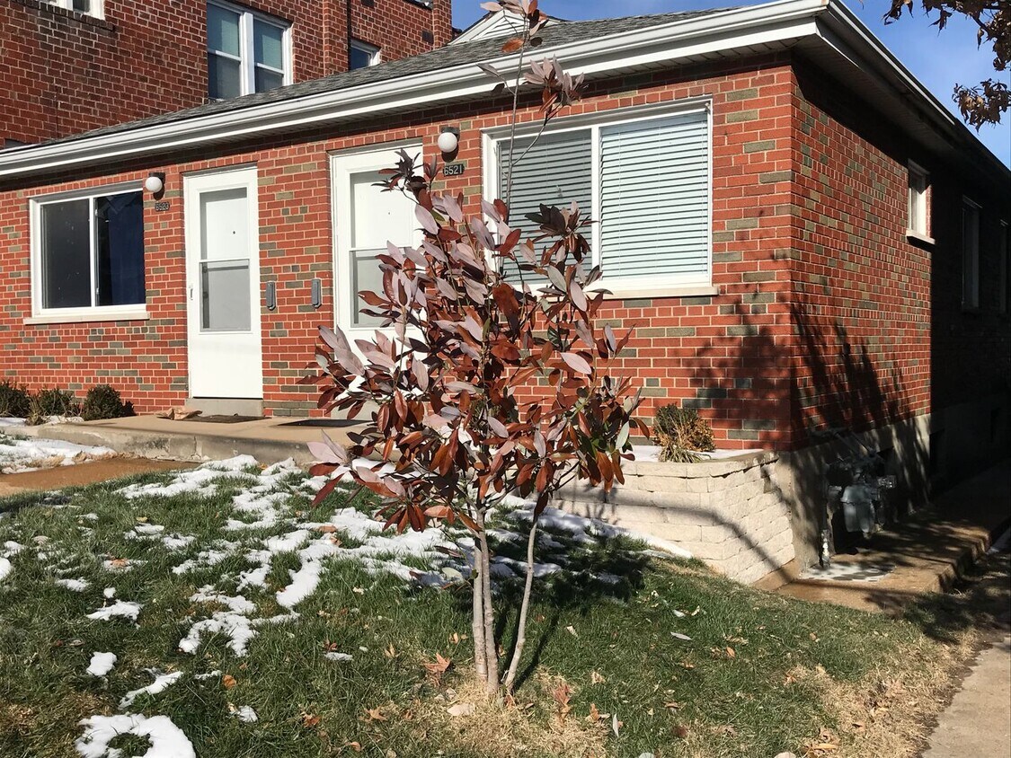 Foto principal - Clayton Ave (6521-23)