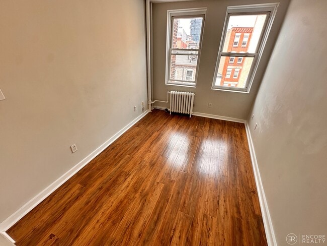 Building Photo - 220 Hanover St