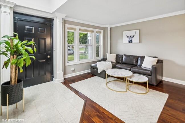 Foto del edificio - 929 N Camden Ln