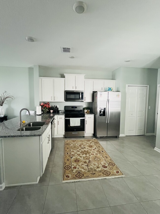 Building Photo - 113 Barley St