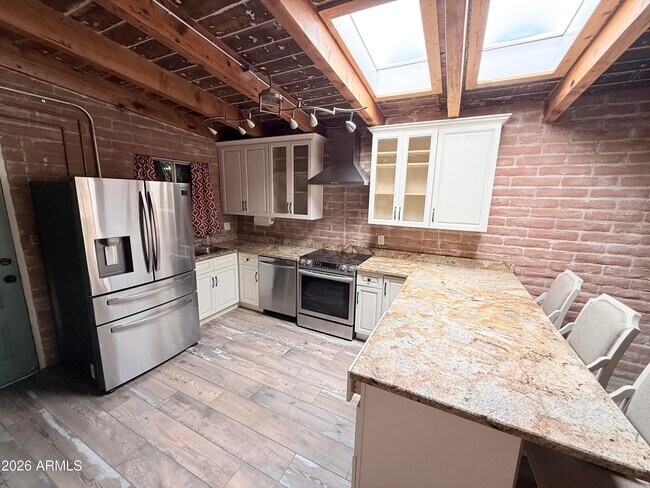 Building Photo - 3032 N 32nd St