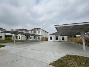 Building Photo - 1312 W Sucre Dr