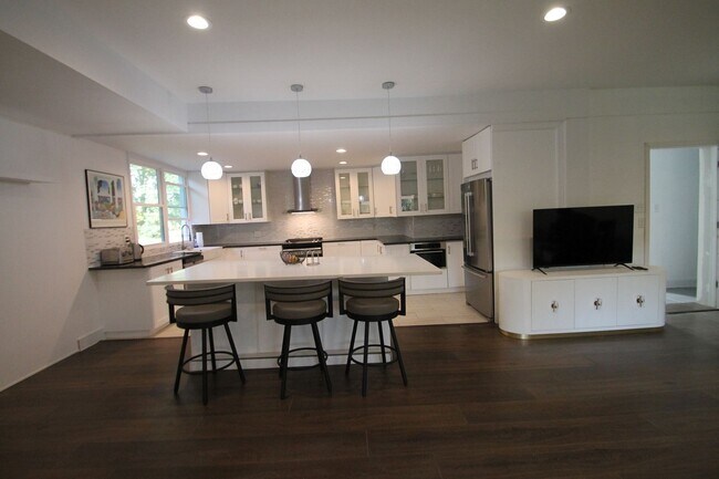 Building Photo - Exclusively Offered By Muse Realty, LLC