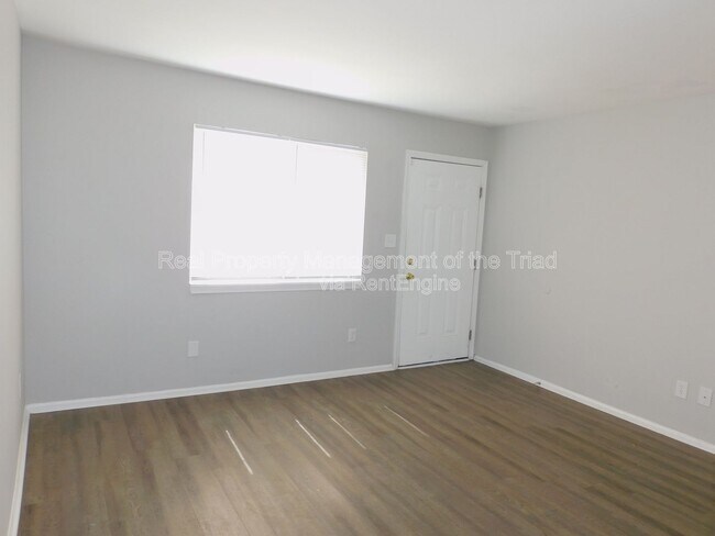 Foto del edificio - 4216 Parker St