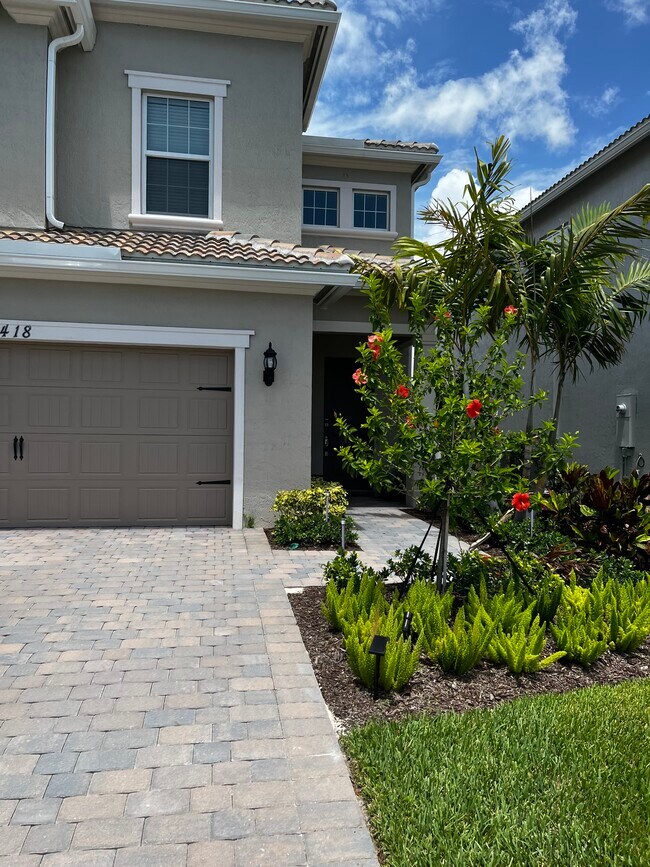 Alzado principal - 1418 Evergreen Ter