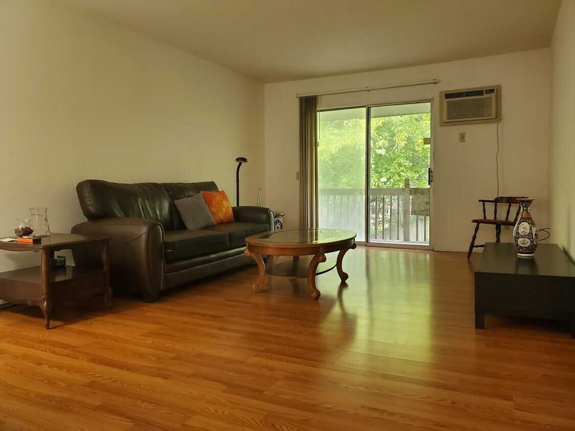 606 Lynn Ave Unit 13, Kalamazoo, MI 49008 Condo for Rent in Kalamazoo