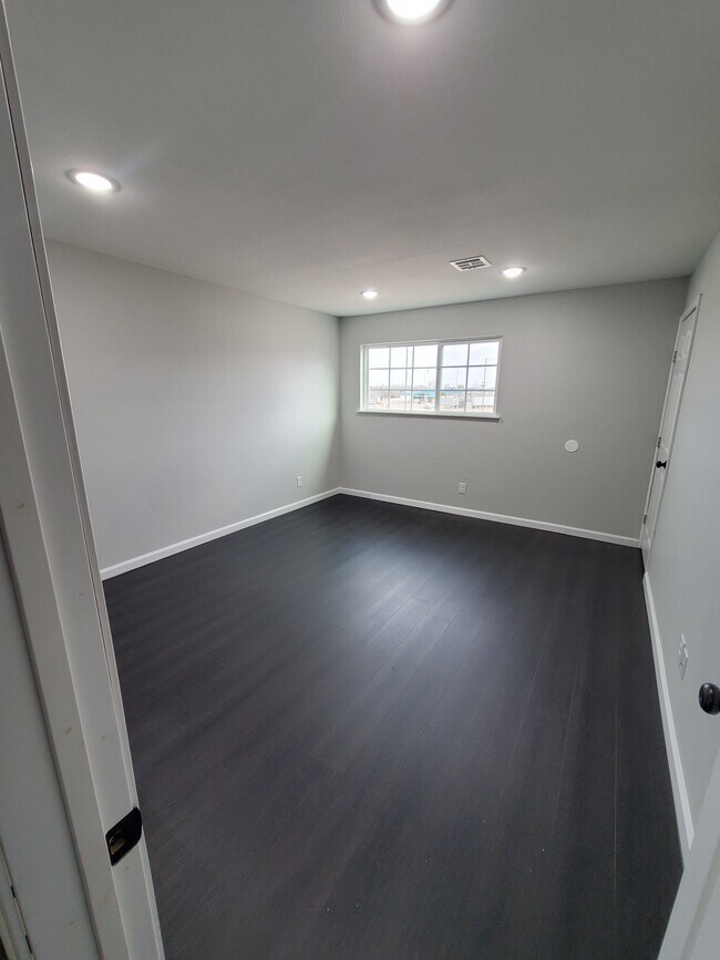 Bedroom 2 - 3610 Springlake Dr