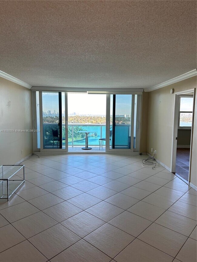 Foto del edificio - 6770 Indian Creek Dr