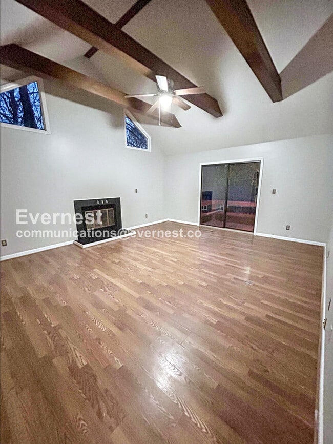 Foto del edificio - 57 Carrisbrooke Ln