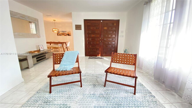 Foto del edificio - 1321 SW 14th St
