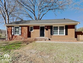 Building Photo - 4010 Crestridge Dr