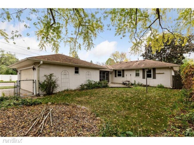 Building Photo - 3 br, 2 bath House - 7000 15th Ave S