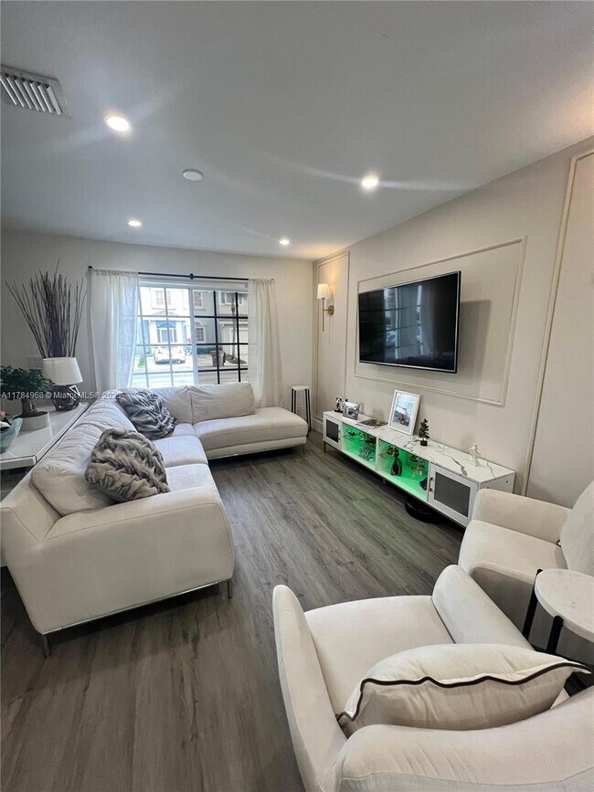 Foto del edificio - 4775 SW 14th Ct