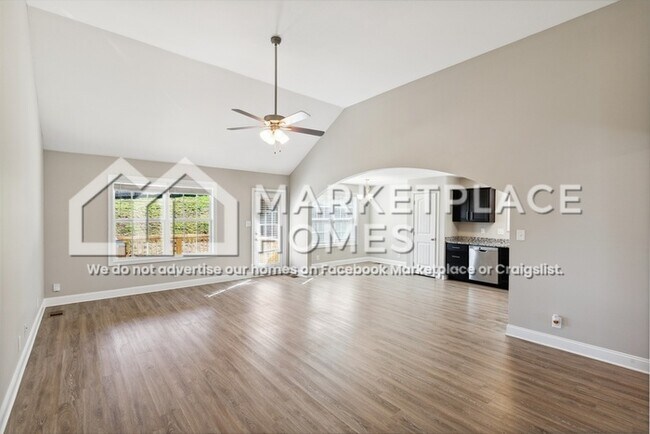 Foto del edificio - 534 Somerset Ln