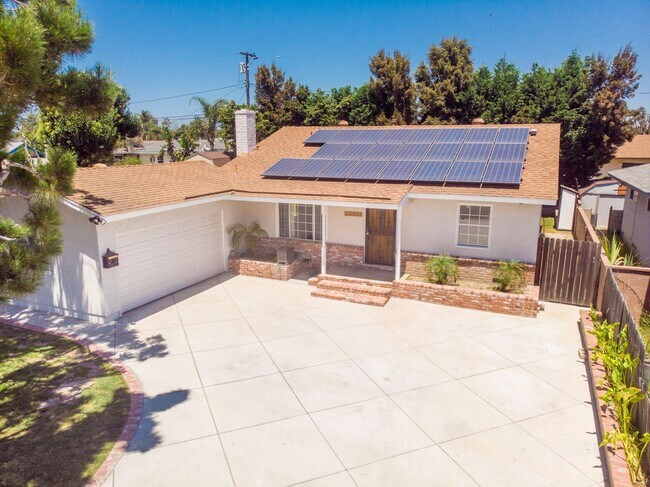 Foto del edificio - Beautiful 4 Bedroom Home in Garden Grove