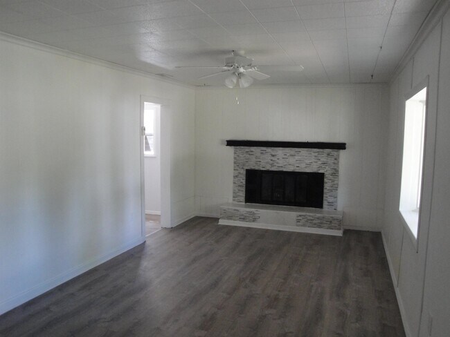 Foto del edificio - 7205 Rogers St