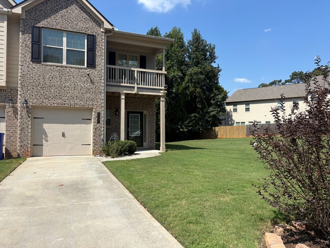 Building Photo - Room in Townhome on Castellan Dr
