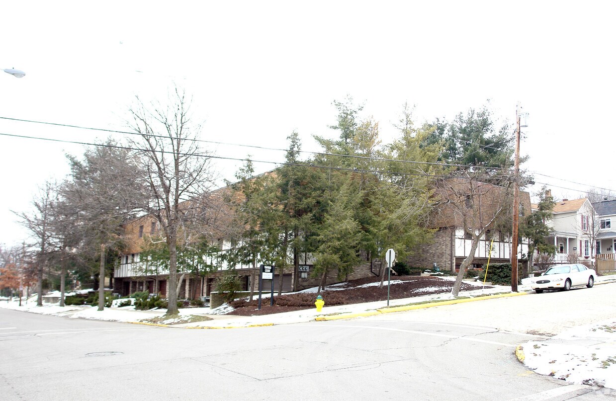 Primary Photo - VINFRED COURT APARTMENTS