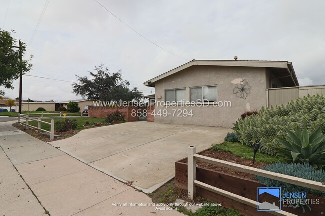 Foto del edificio - 5 Bed, 2 Bath House w/ Central HVAC, Laund...