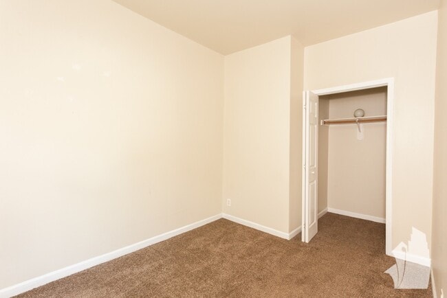 Building Photo - 2321 N Albany Ave
