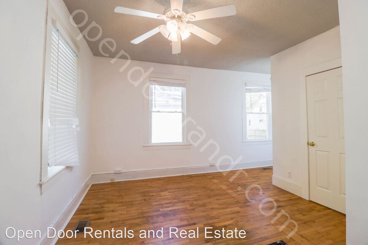 Building Photo - 3 br, 2 bath House - 111 W 17th st