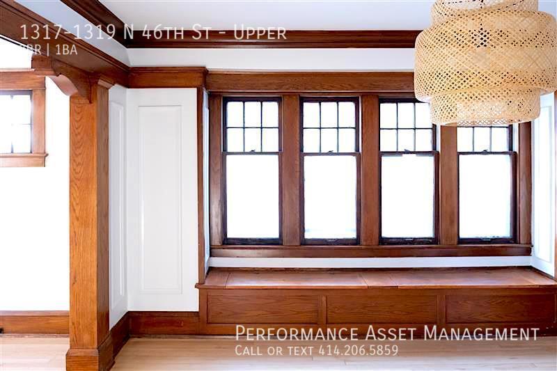 Primary Photo - Stunning 3BR Split Level Upper Unit blocks...