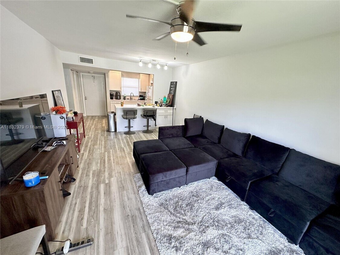 Foto principal - 2755 W Atlantic Ave