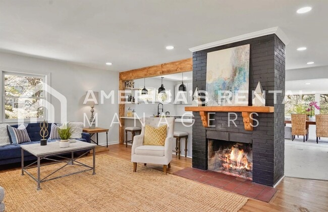 Building Photo - Chic Crestwood Charm – Renovated 3-Bed Hom...