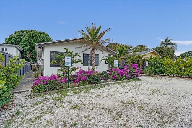 Foto del edificio - 754 NE 40th St