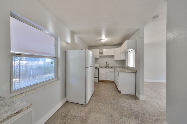 Foto del edificio - 667 25th Ave S