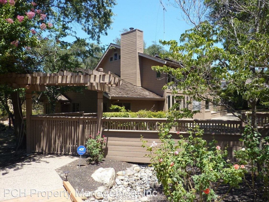 4 br, 3.5 bath House 8187 Lakeland Drive House Rental in Granite