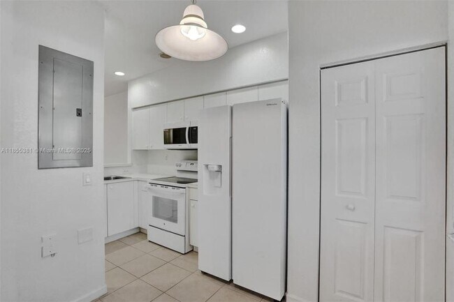 Foto del edificio - 2 bedroom in Miramar FL 33025