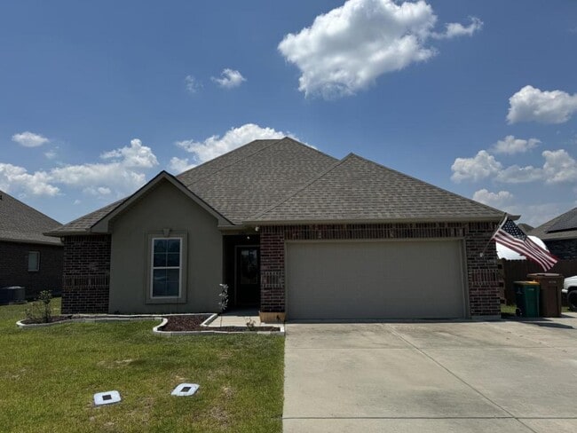 Building Photo - 16901 Desmare St