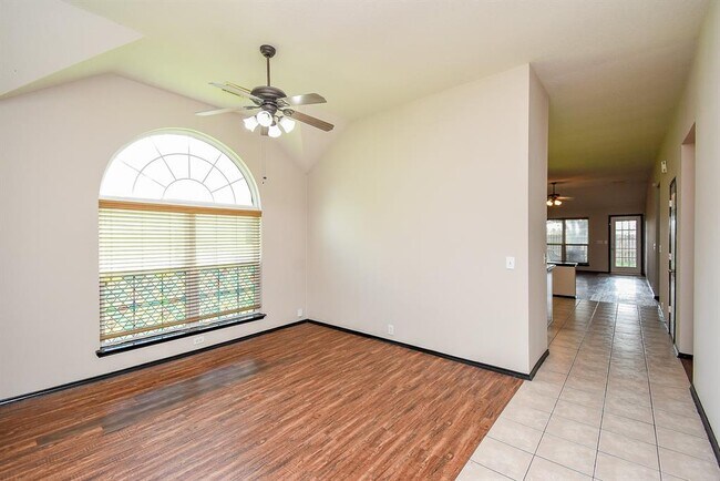 Foto del edificio - 11743 Berkway Trail