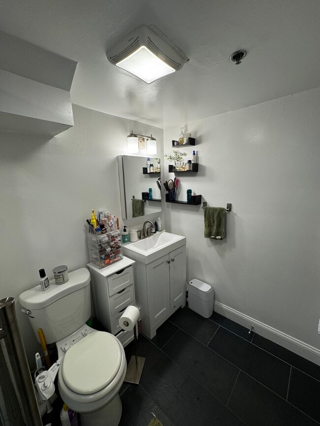 Bathroom - 36 Peterborough St
