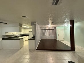 Building Photo - 9826 Sagewell Dr