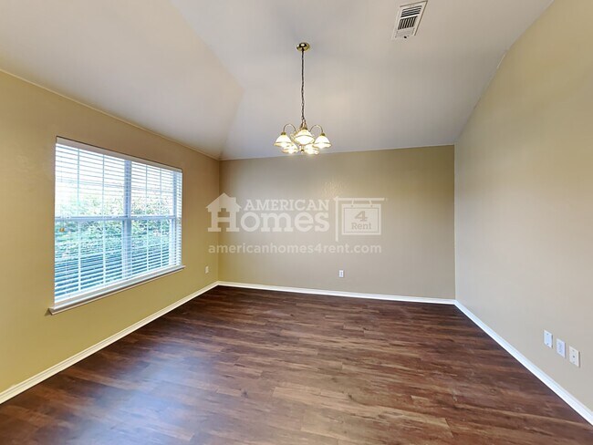 Foto del edificio - 1606 Windcastle Drive