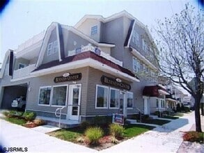 Building Photo - 1301 West Ave