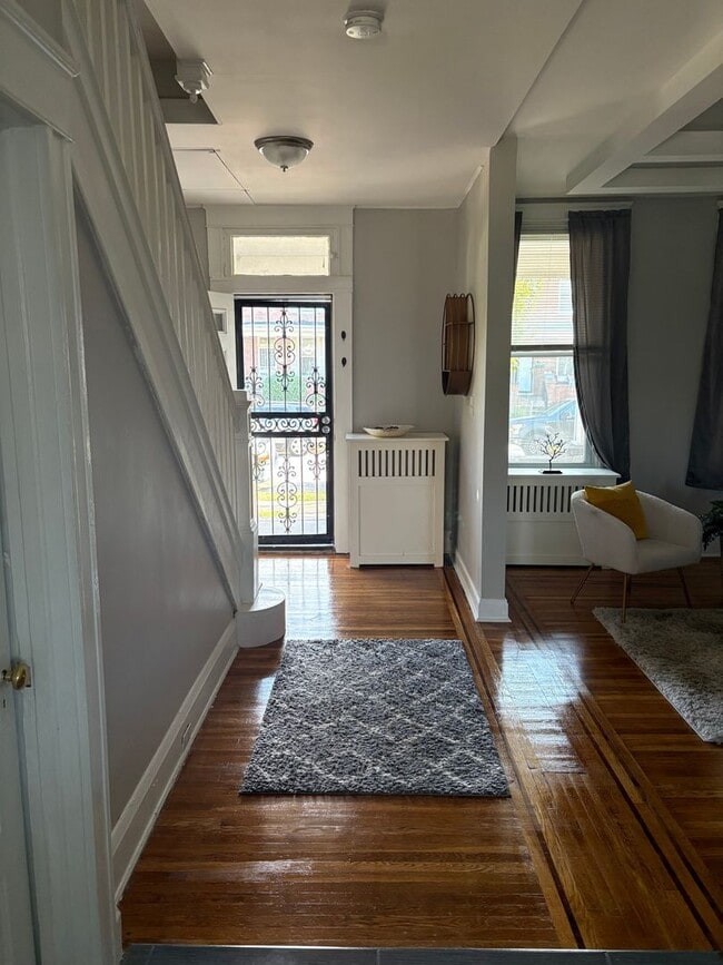 Building Photo - 1710 Th St