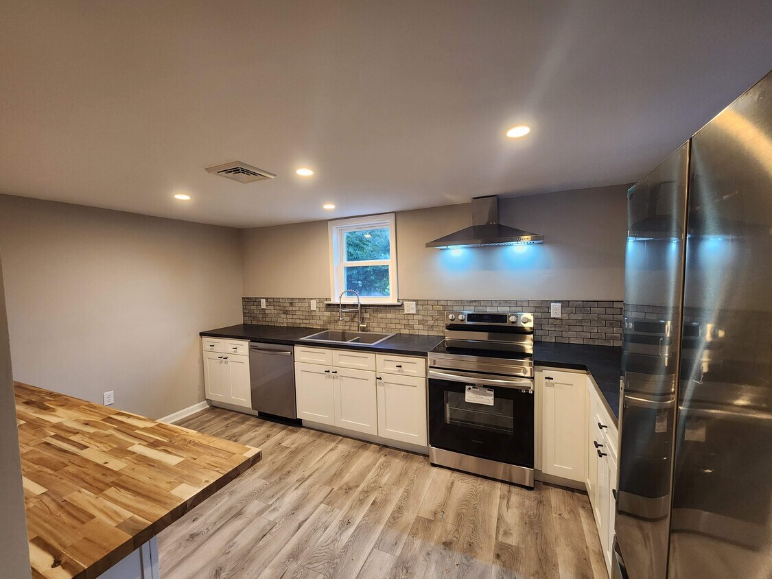 Foto principal - 4717 Fox Ave