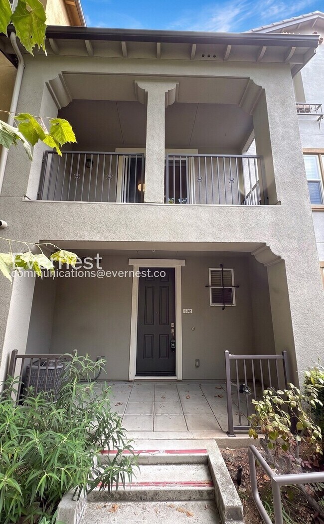 Foto del edificio - 602 Cedarville Ln