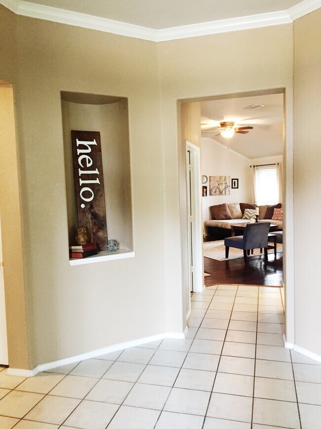 Foto del edificio - 1666 Knoll Ridge Circle