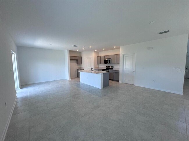 Building Photo - 1033 Waterfall Blvd