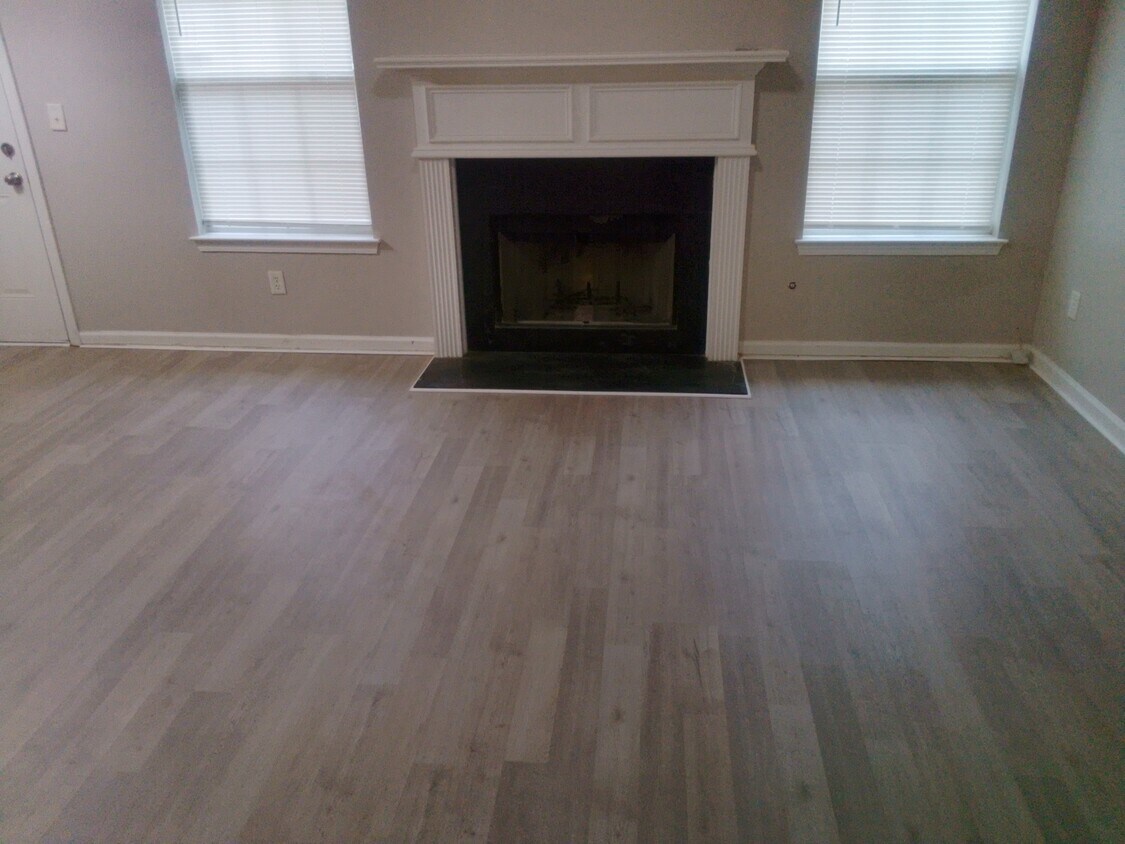 Foto del edificio - 6786 Derby Ave