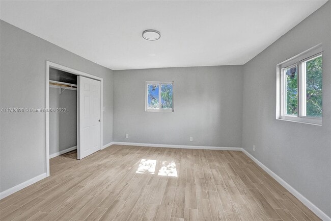 Building Photo - 1451 SW 5th Ave