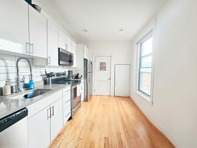 Building Photo - 501 Beacon St