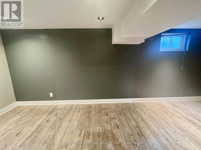 Building Photo - 150 Trothen Cir